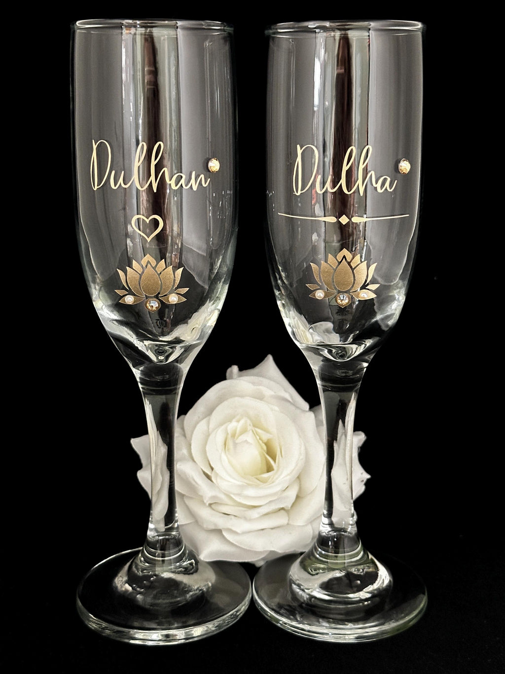 Dulhan Dulha Champagne Flutes | Indian Bride Groom Toasting Glasses | Mehndi Wedding Gift Set | Indian American Wedding Gift for Bride