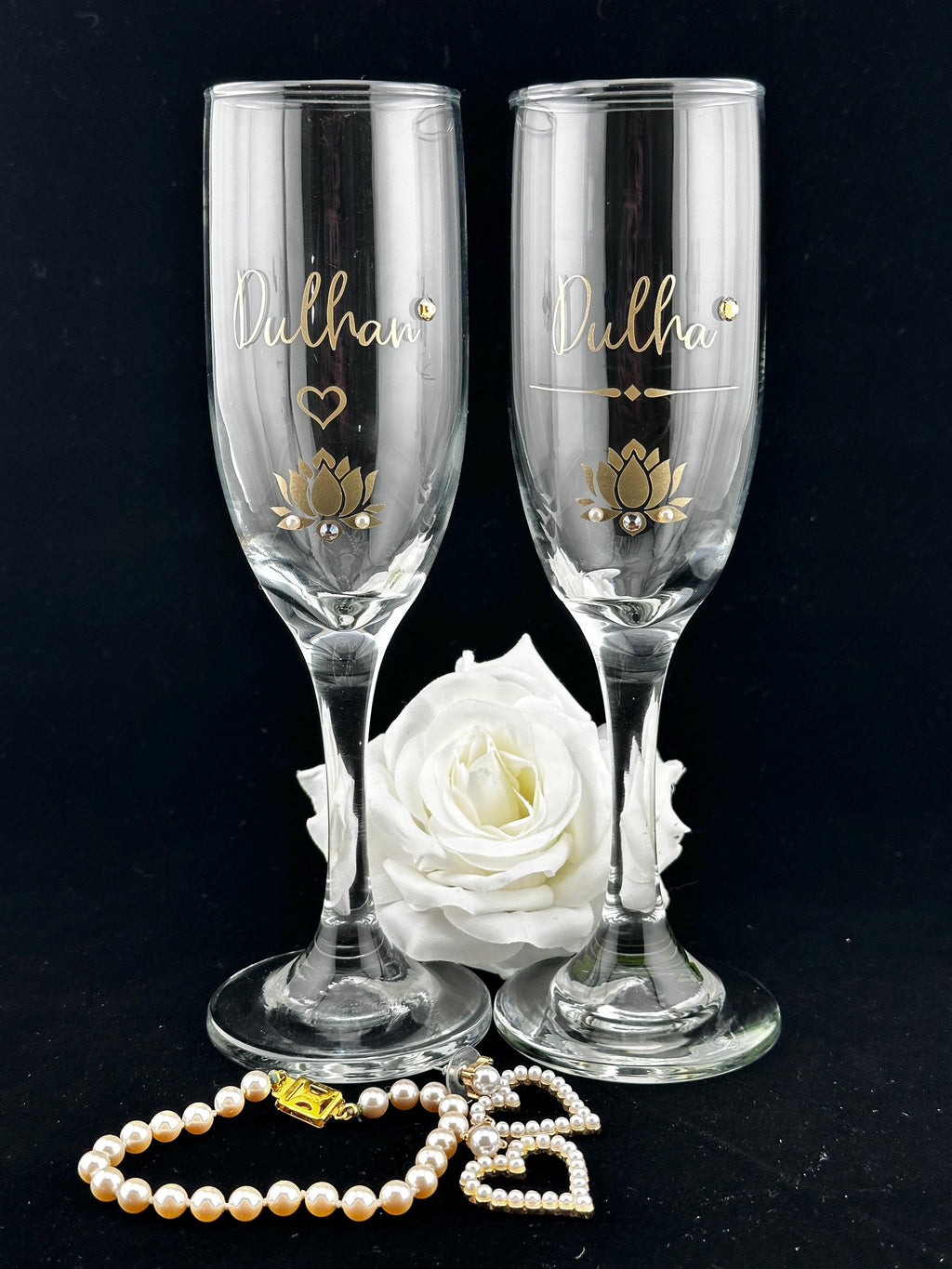 Dulhan Dulha Champagne Flutes | Indian Bride Groom Toasting Glasses | Mehndi Wedding Gift Set | Indian American Wedding Gift for Bride