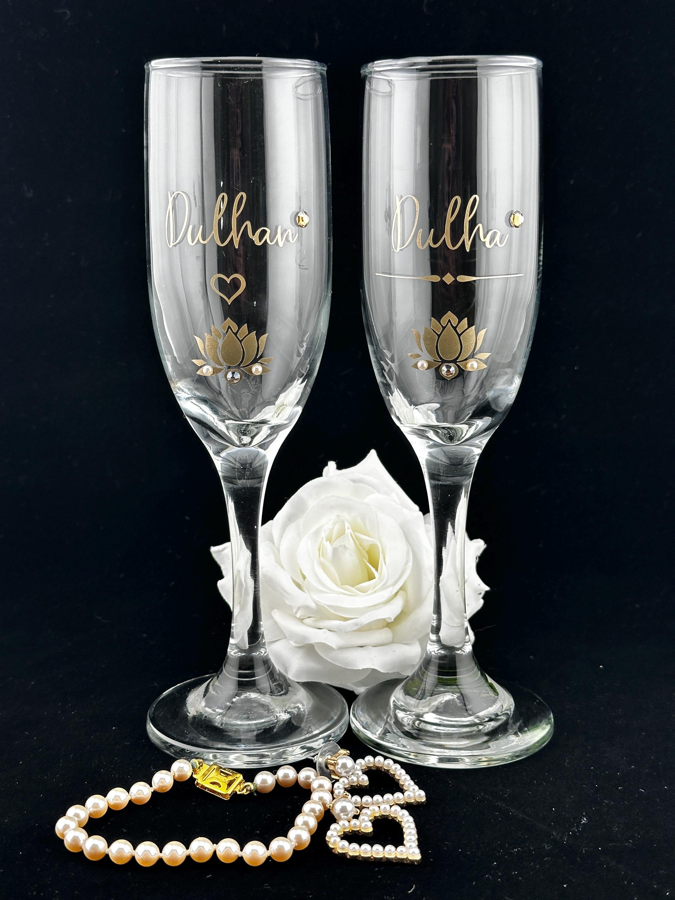 Dulhan Dulha Champagne Flutes | Indian Bride Groom Toasting Glasses | Mehndi Wedding Gift Set | Indian American Wedding Gift for Bride