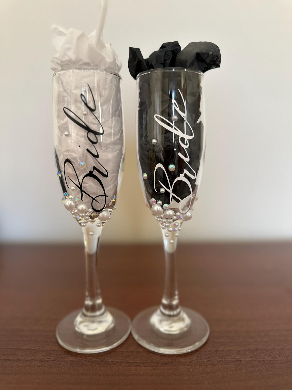 Bride Champagne Glass Custom Bride Gift Bridal Shower Personalized Engagement Flute Rhinestone Pearl Decorated Drinkware Wedding Celebration