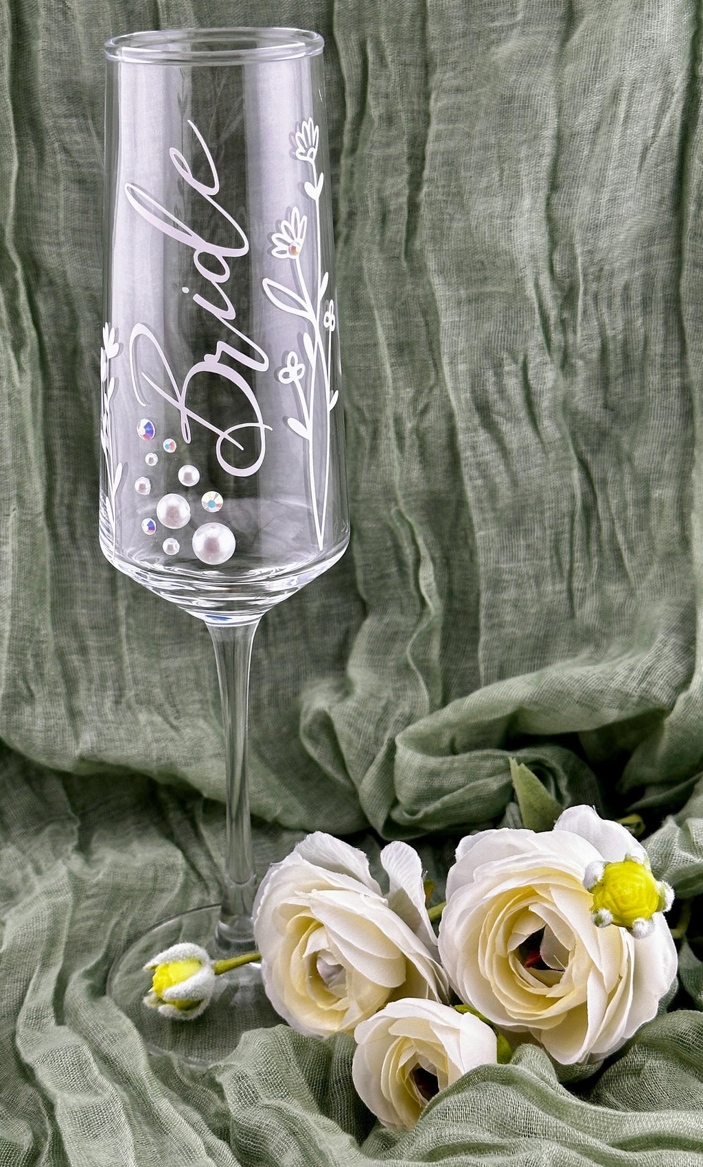 Wildflower Bride Champagne Flute Botanical Bride Glass Wedding Toasting Stemware Pearl Rhinestone Crystal Goblet Garden Wedding Gift Bridal